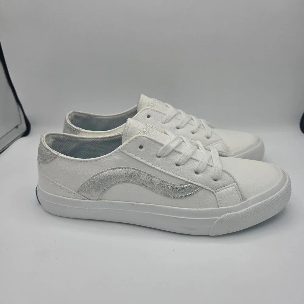 Blowfish Malibu Mave-C White Silver Metallic Low Top Sneakers Womens 7.5 M